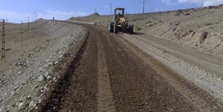 شن‌ریزی و بهسازی ۱۷ کیلومتر راه روستایی پلدختر