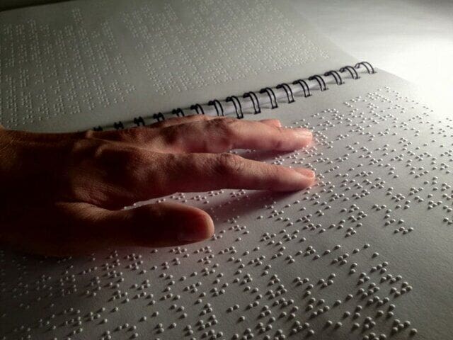 کتابخانه نابینایان بروجرد چهار هزار عنوان کتاب دارد