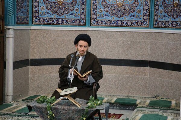 آیت‌الله صادقی، عالم مردمی و اخلاق‌مدار