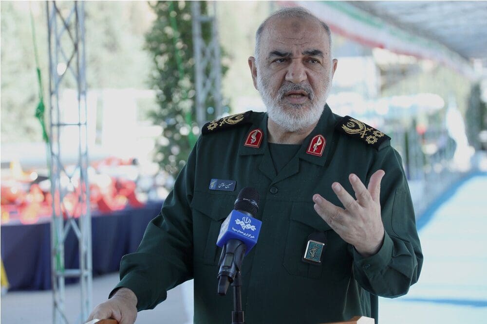 اللواء سلامي محذرا الأعداء: لا نجامل أحدا