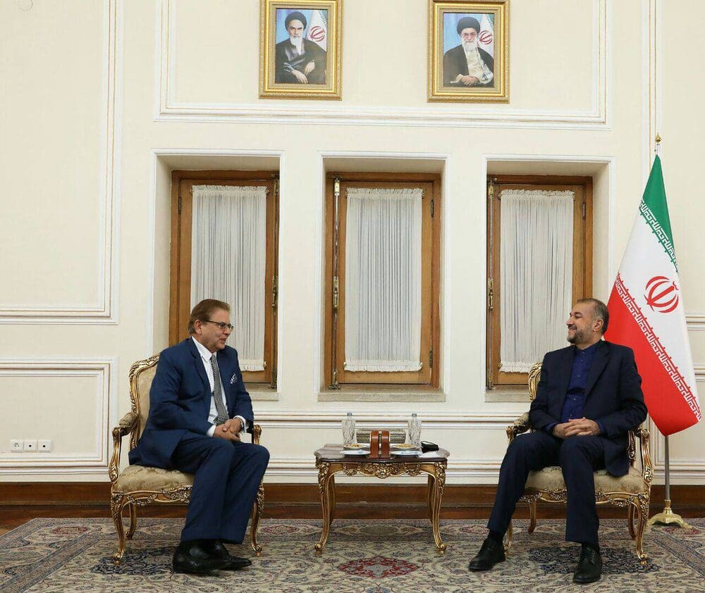 إيران تعلن إستعدادها لعقد إجتماع إستثنائي لوزراء خارجية جیران أفغانستان