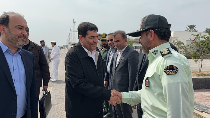 معاون اول رییس جمهور وارد بندرعباس شد