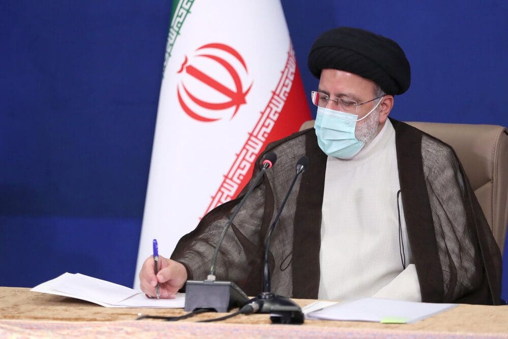 رئیسي یوافق علی معاهدة تبادل السجناء مع بلجیکا
