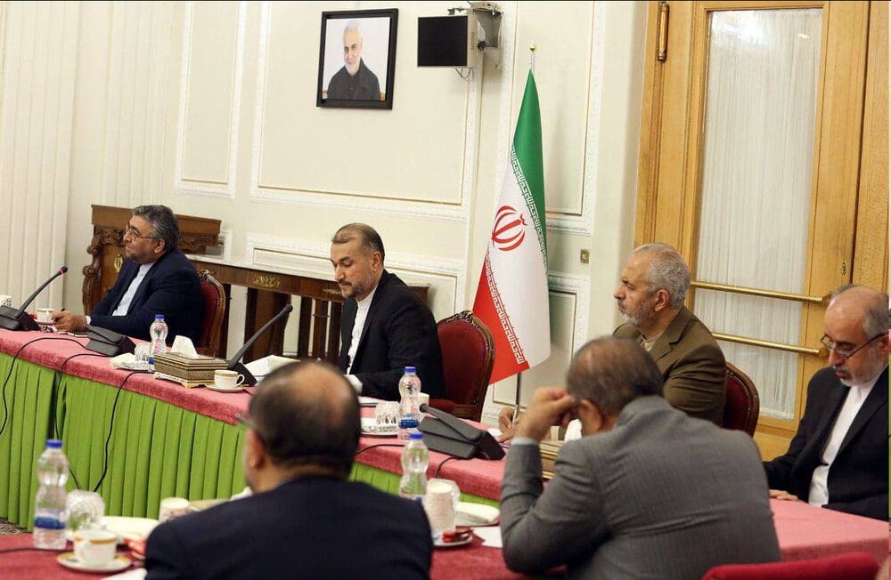 لقاء وزير الخارجية مع رؤساء مجموعات الصداقة البرلمانية الإیرانیة مع الدول الأخرى