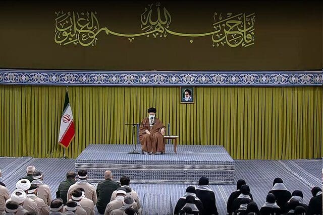 قائد الثورة : وجود قوات التعبئة في كل حقبة يؤكد أنّ الثورة ما زالت متجددة