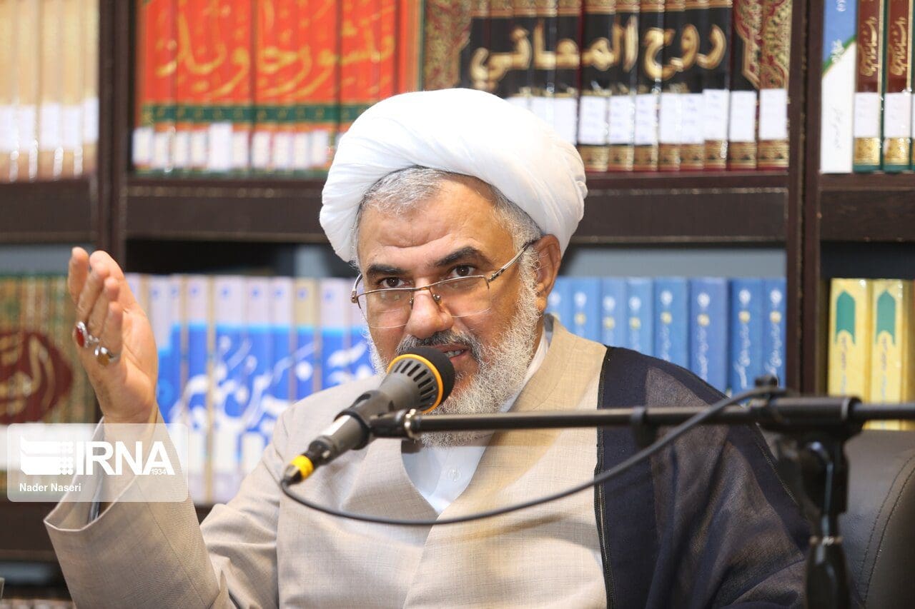 امام جمعه بندرعباس: مهندسی فرهنگی، نیازمند پشتیبانی عملیاتی در حوزه رسانه است