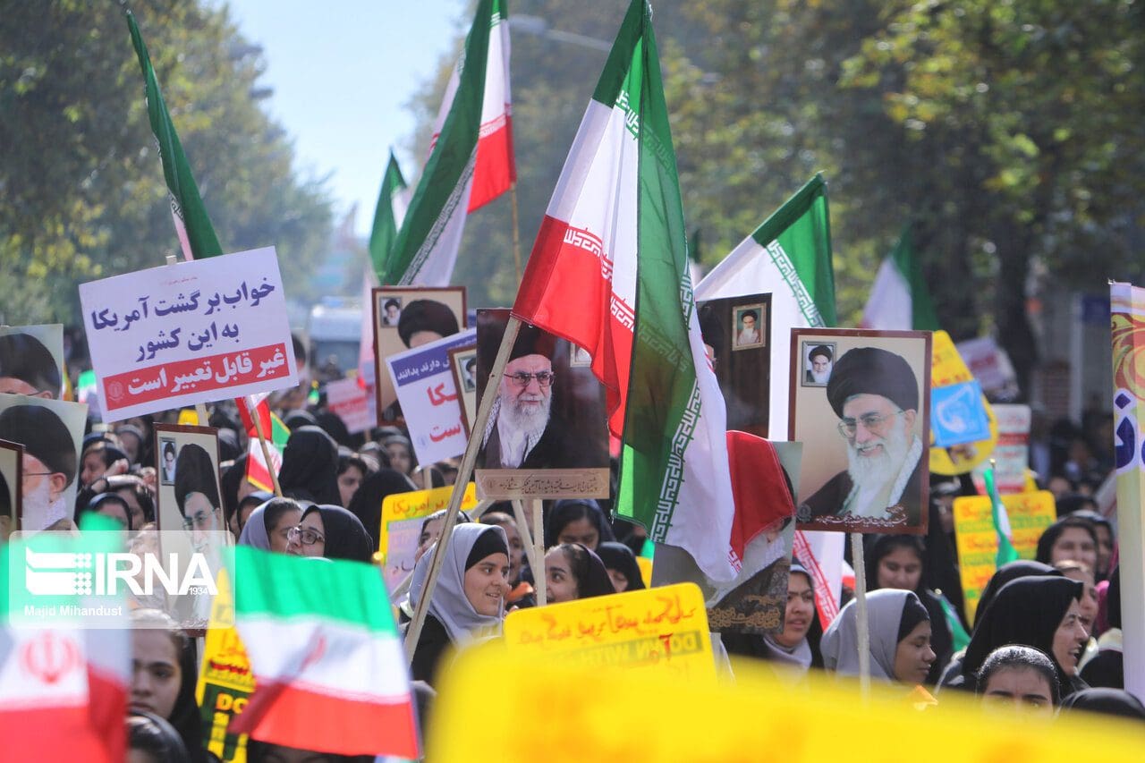بیانیه بسیج رسانه هرمزگان؛ رمز پیروزی بر توطئه‌های دشمن، حضور پرشور در مراسم ۱۳ آبان است