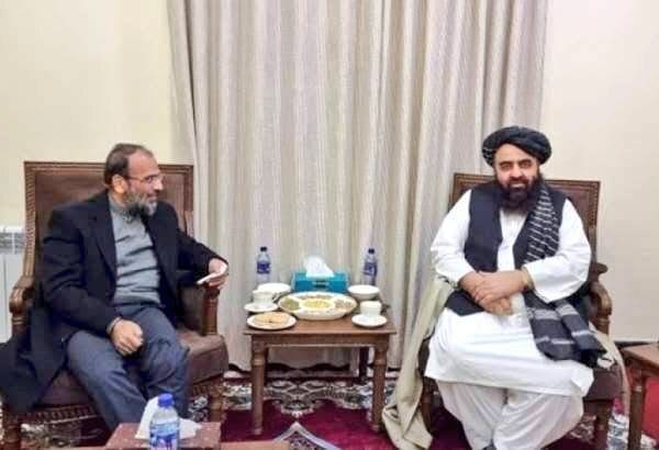 أفغانستان تدعو إيران لتعزیز التبادلات الإقتصادیة بین البلدین