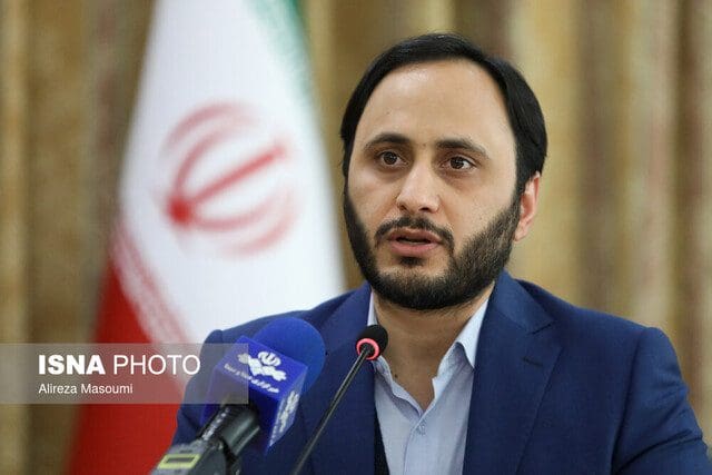 المتحدث باسم الحکومة یعلق علی قمع المحتجین البریطانیین