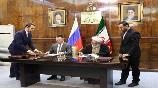 توقیع وثیقتين للتعاون خلال زیارة المدعي العام الروسي لطهران