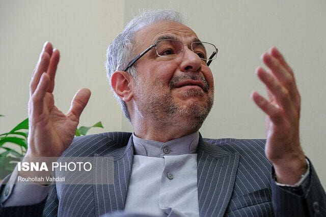 دبلوماسي إيراني یحذر من عواقب تصنیف الحرس الثوري "منظمة إرهابیة"
