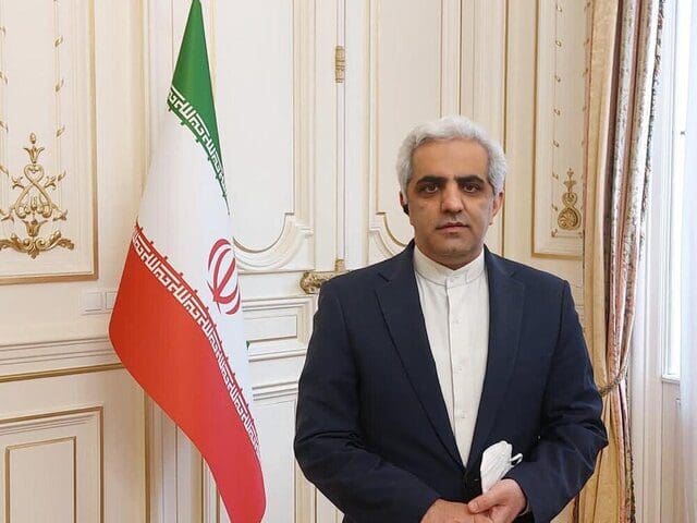 السفير الإيراني یرد علی إستدعاء سفراء هذا البلد في أوروبا