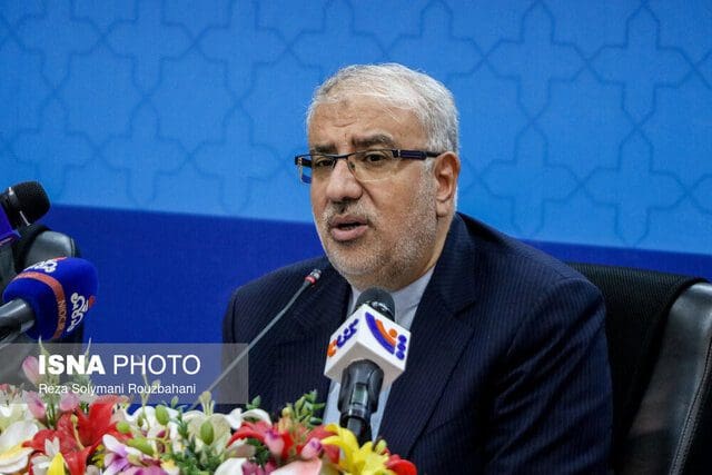وزیر النفط: نمو العوائد النفطیة بنسبة 40% خلال عشرة أشهر
