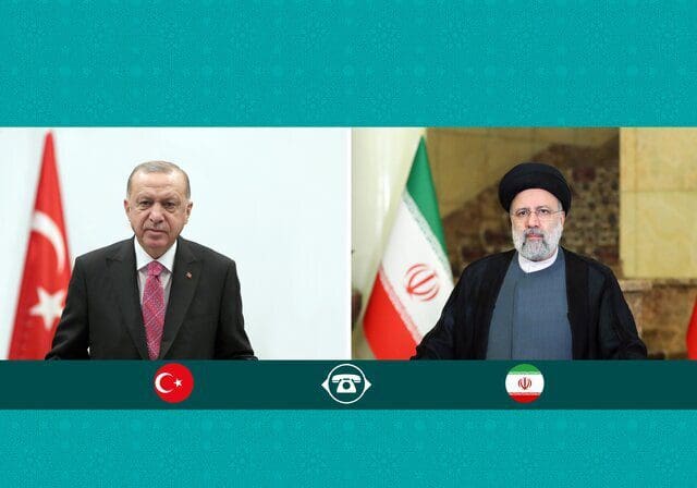 رئیسي لأردوغان: إیران تقف حکومة وشعبا إلی جانب ترکیا