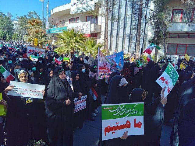 إنطلاق مسيرات جماهيرية في الذكرى الـ44 لإنتصار الثورة الإسلامية في أنحاء إيران