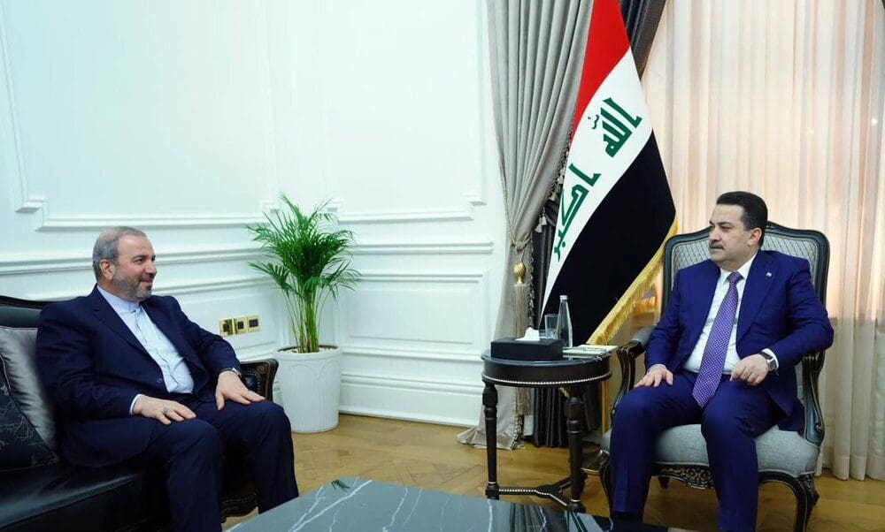 السفير الايراني ینقل شكر القيادة الايرانية إلی رئیس وزراء العراق
