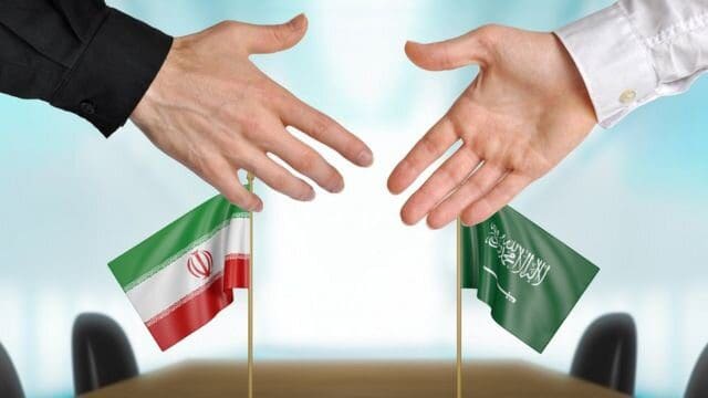وفد إيراني یصل إلى السعودية