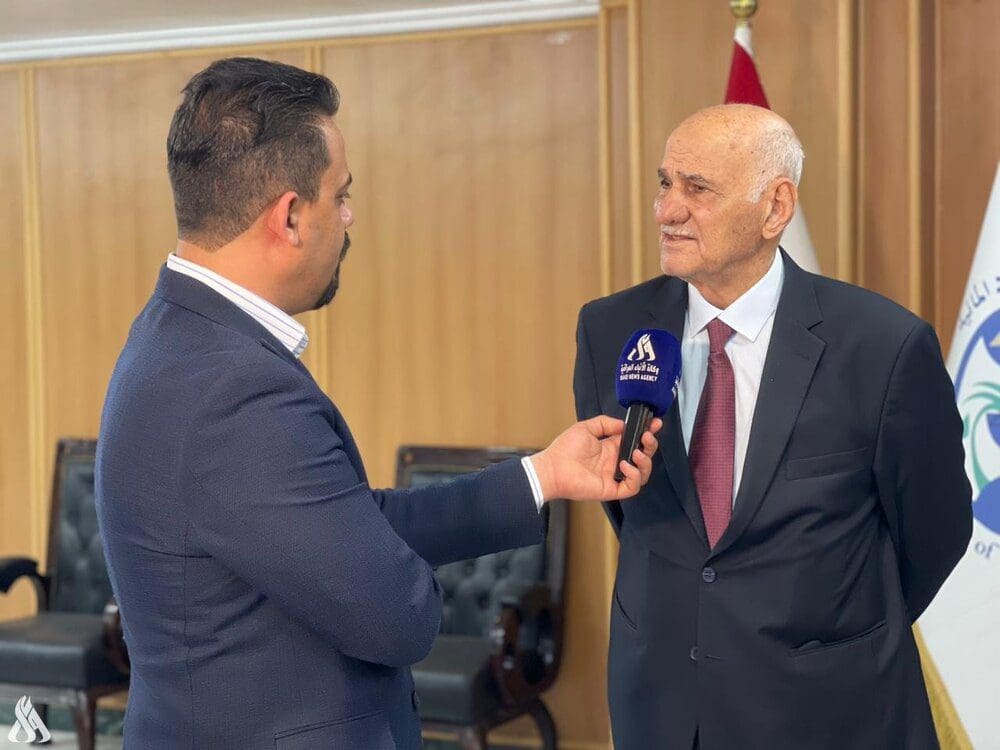 العراق يوجه دعوة لإيران للمشارکة في مؤتمر المیاه