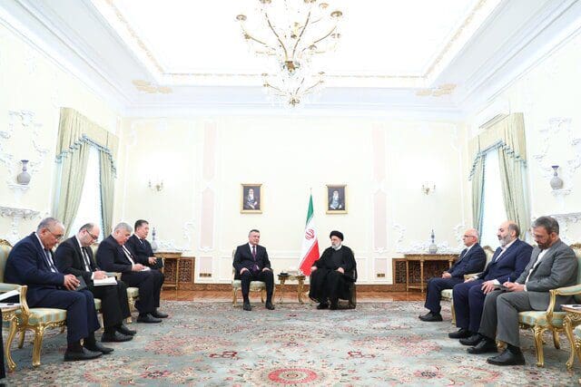 رئیسي: توقيع 18 اتفاقية تعاون بین إيران وأوزبکستان