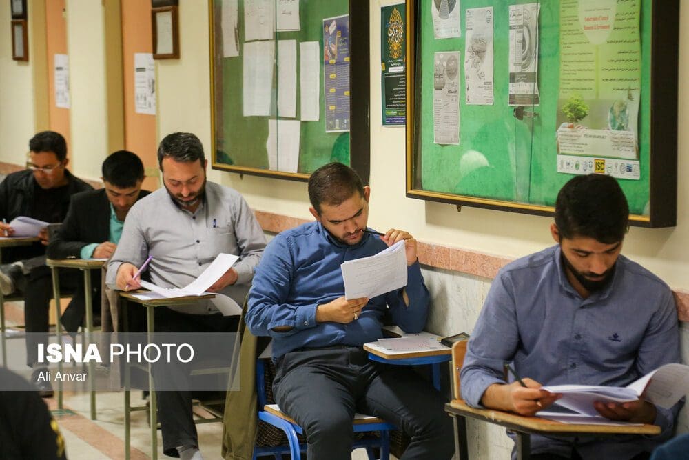 شرکت بیش‌ از ۳۷۰۰ لرستانی در آزمون فراگیر استخدامی دستگاه‌های اجرایی