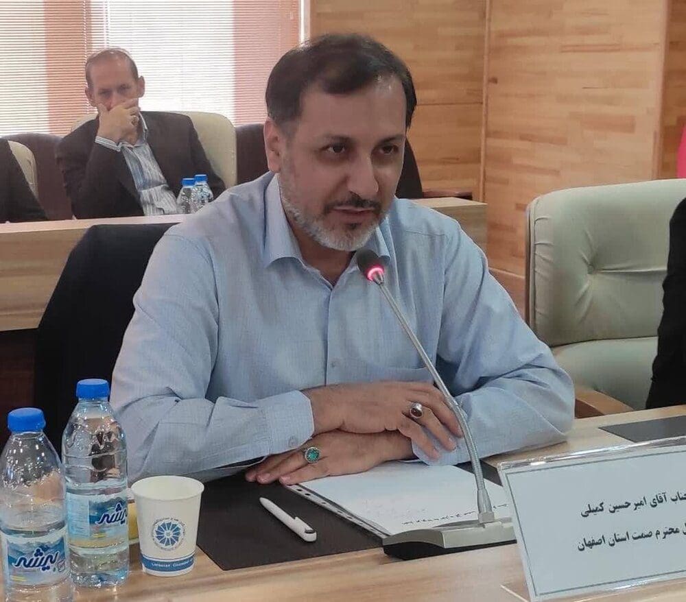 اصفهان قطب نساجی کشور است