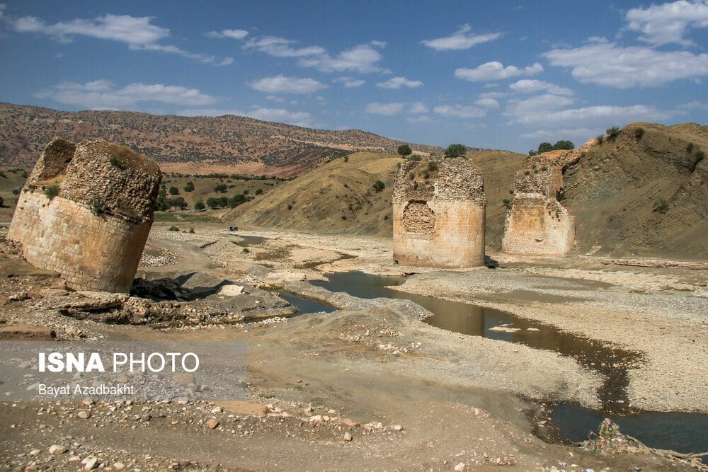 کشکان در حال خشک شدن است/ برنج در بستر رودخانه کشت شده است