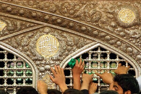 زیارت اهل بیت چشمه‌ زلال نورانیت و طهارت است