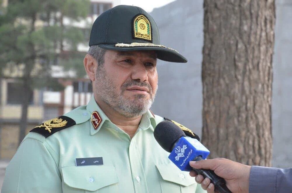 توقیف محموله ۲۰ میلیاردی پارچه قاچاق در آزاد راه پل زال 