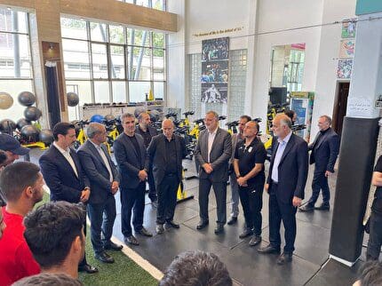 حضور رییس فدراسیون فوتبال و شهردار تهران در جمع ملی پوشان فوتبال ساحلی