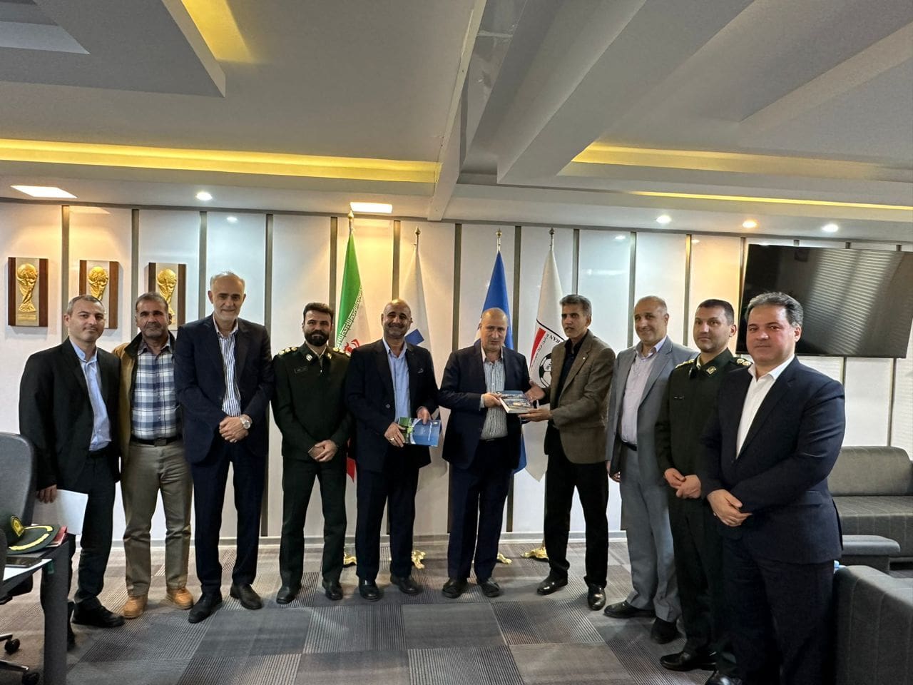 برگزاری نشست مسئولین فدراسیون با اعضای هیات فوتبال فرماندهی نیروی انتظامی ج.ا.ا