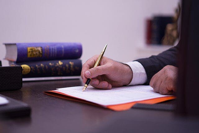 فعالیت ۸۰ هزار وکیل و کارشناس دادگستری در کشور