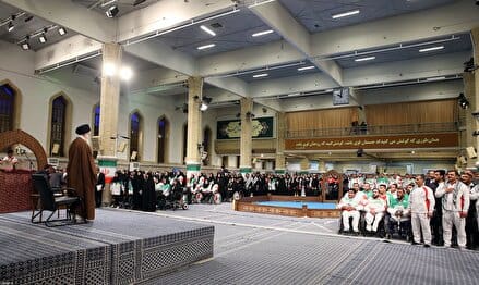 گزارش تصویری از دیدار قهرمانان ورزشی و مدال‌آوران بازی‌های آسیایی و پارا آسیایی با رهبر انقلاب