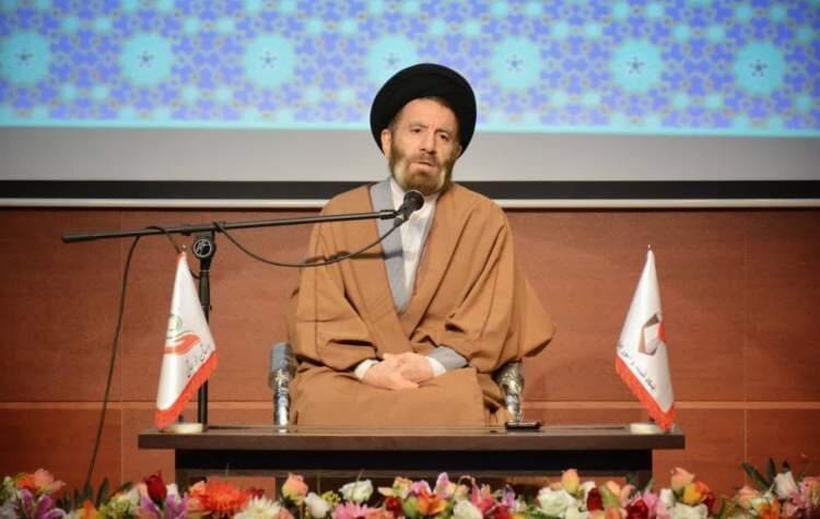 شهید هویت ملی را برجسته می‌کند/ فداکاری شهدا تضمین‌کننده مسیر ملت است