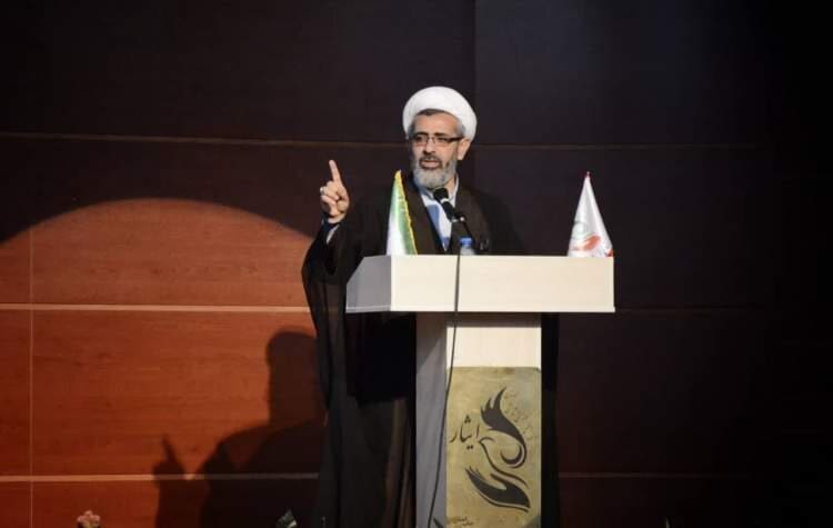 اساس خانواده‌ها بر صداقت، وفاداری است