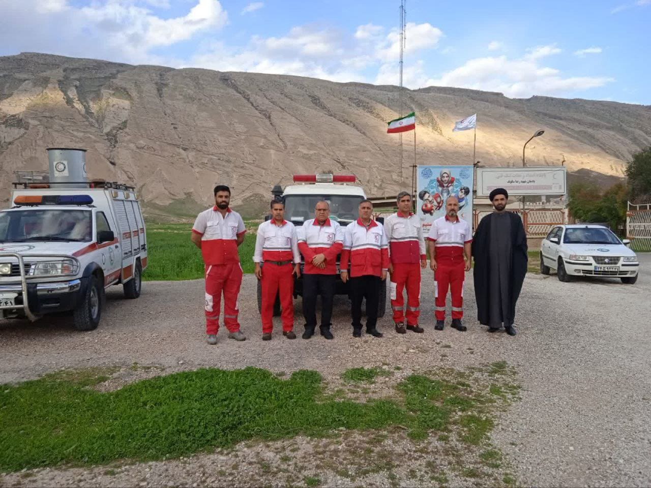 بازدید رئیس جمعیت هلال احمر پلدختر از پایگاه‌های امدادی خرم زال و تنگ فنی