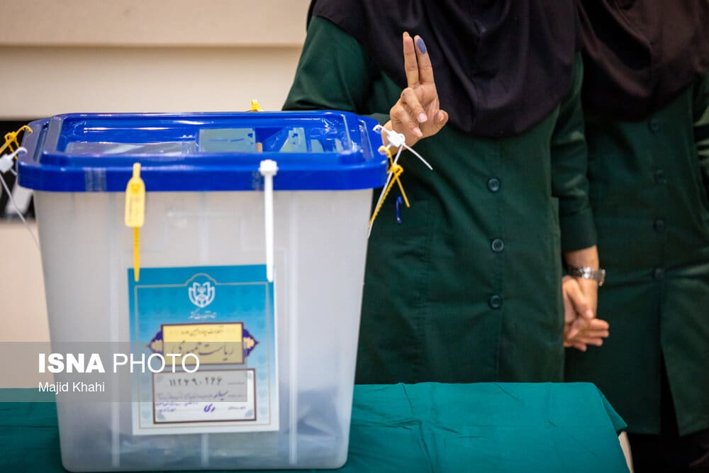رئیس هیئت نظارت بر انتخابات در چگنی: شاهد حضور خانواده شهدا و رأی اولی‌ها در انتخابات هستیم