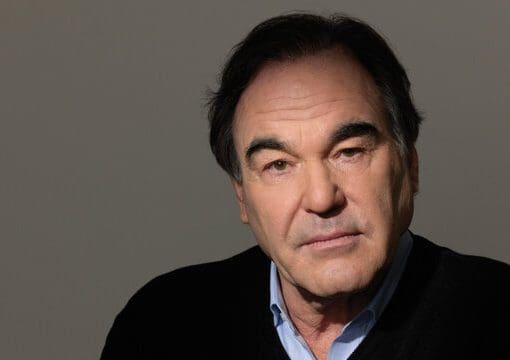 الیور استون در ماجرای یک ترور شهادت می دهد