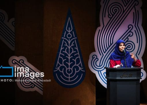 دیدار معاون هنری وزیر ارشاد با هنرمند ابداع کننده سبک قطاشی در لرستان