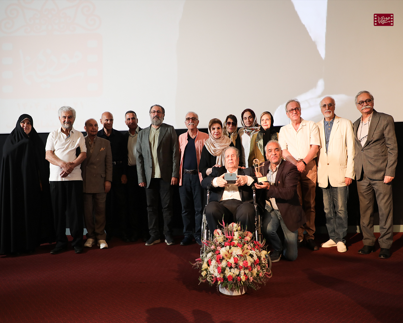 اولین نشان سپاس موزه سینما به بیژن محتشم، گریمور پیشکسوت اهدا شد