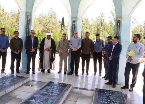 حضرت امام (ره) در برابر انحرافات ایستادگی می‌کرد