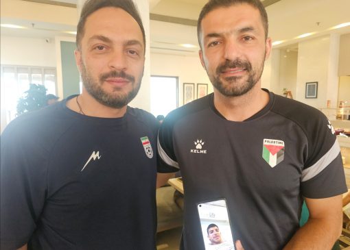 تماس سرمربی تیم ملی ایران با بازیکن مصدوم فلسطین