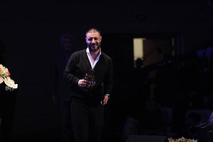 تجلیل از جمشید هاشم‌پور / جوایز فیلم شهر در دستان جواد عزتی و آزاده صمدی