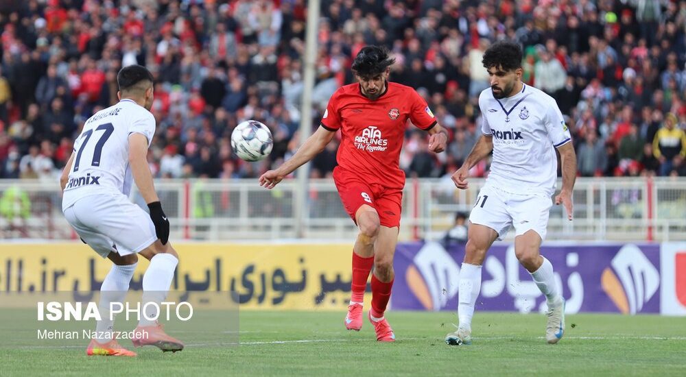 سرمای تبریز ساعت بازی تراکتور-ملوان را تغییر داد