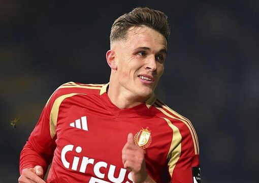 دنیس اکرت، مهاجم ایرانی-آلمانی با تخصص در بازی هوایی