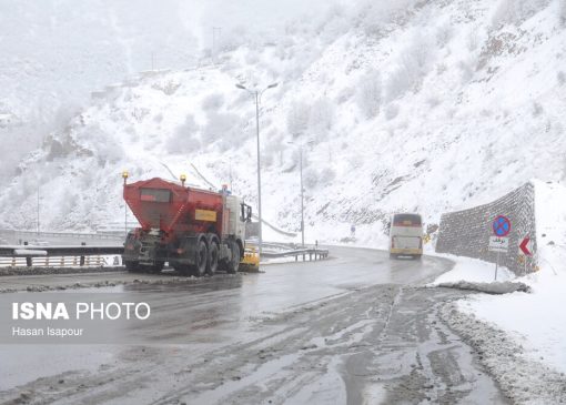 گردنه گله بادوش مسدود است / بازگشایی گردنه، بعد از پایداری شرایط جوی