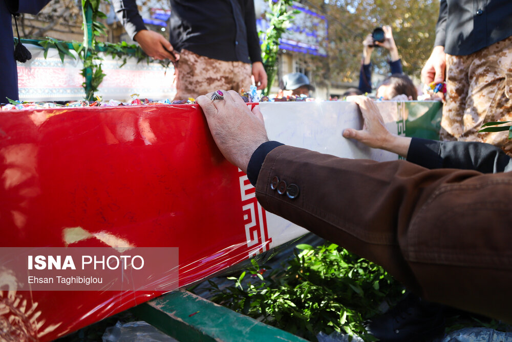 تشییع پیکر پاک سه شهید مدافع امنیت در بروجرد