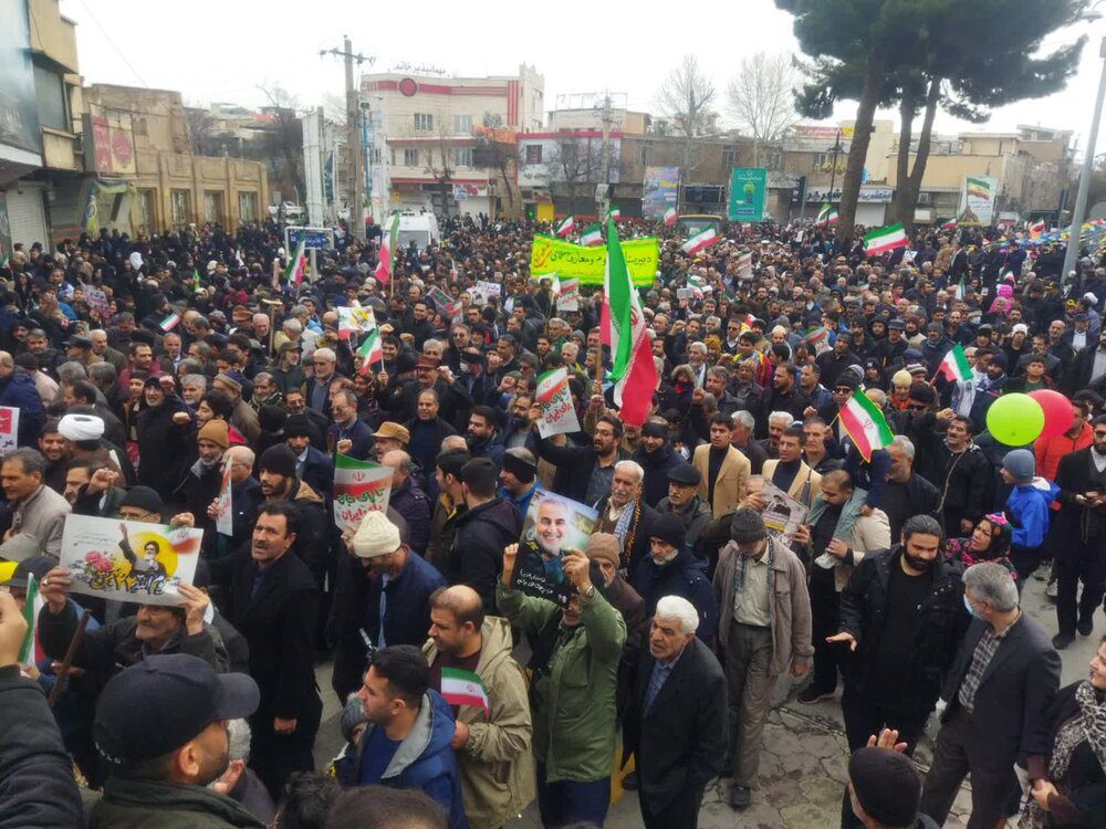 ۲۲ بهمن تجلی قدرت ملی و پاسخ قاطع ملت به جنگ روایت‌هاست