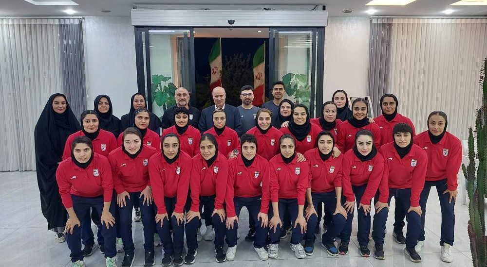 دیدار صمیمی رئیس فدراسیون با تیم ملی فوتسال زنان