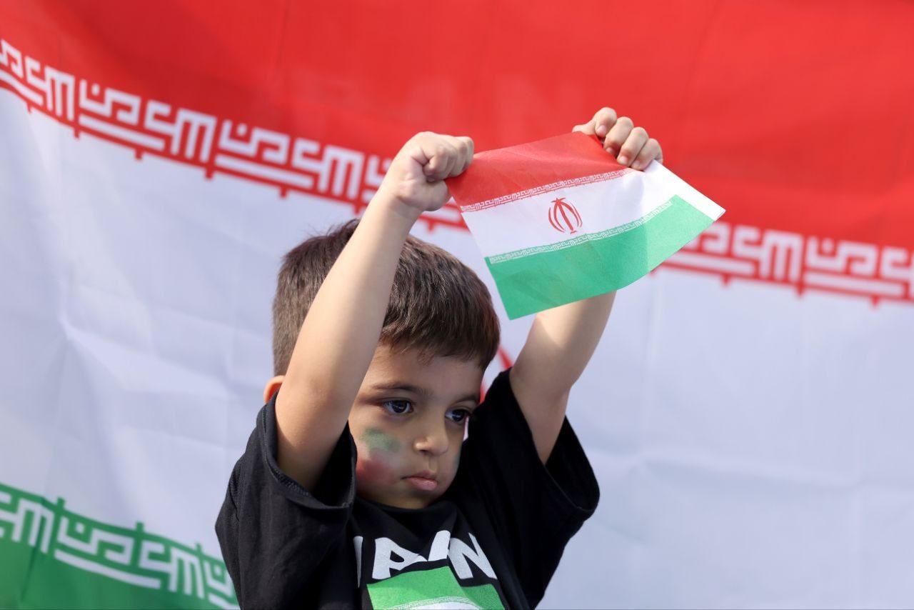 حضور پرشور هواداران ایرانی در ورزشگاه سوفای پیش از دیدار با نیوزیلند