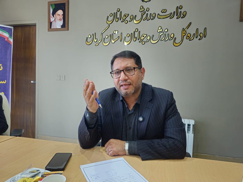 سرپرست ورزش و جوانان:‌ فوتبال کرمان را با عدالت قضاوت کنید